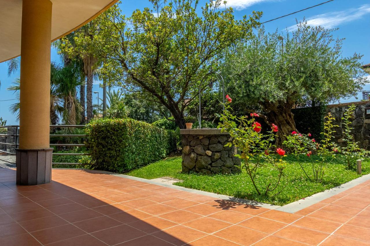 Villa Magdalena Aci SantʼAntonio Esterno foto